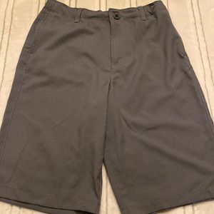 Boys Large Gray Heat Gear Under Armour Golf Shorts with Adjustable Waist
